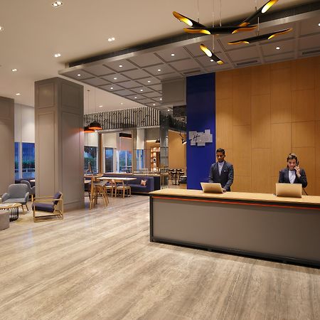 Holiday Inn Express Gurugram Sector 50 By Ihg Гургаон Екстериор снимка