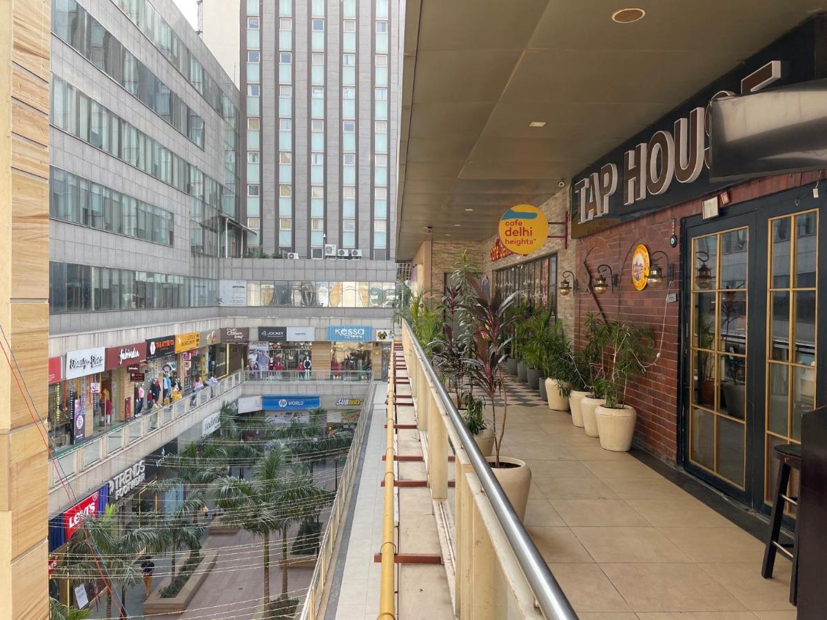 Holiday Inn Express Gurugram Sector 50 By Ihg Гургаон Екстериор снимка