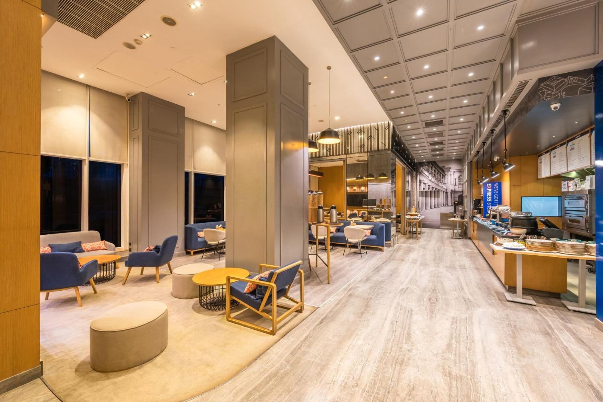 Holiday Inn Express Gurugram Sector 50 By Ihg Гургаон Екстериор снимка