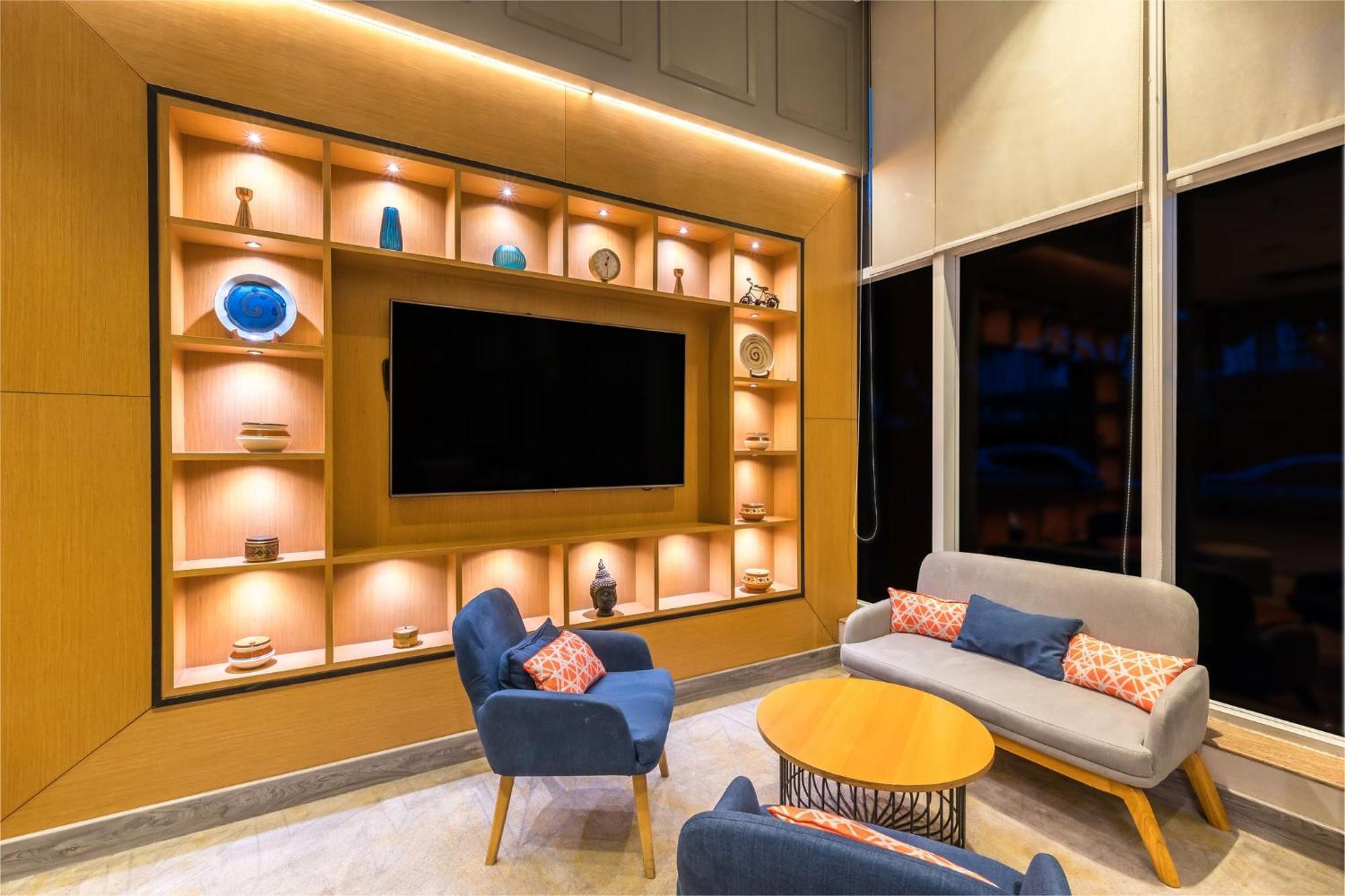Holiday Inn Express Gurugram Sector 50 By Ihg Гургаон Екстериор снимка