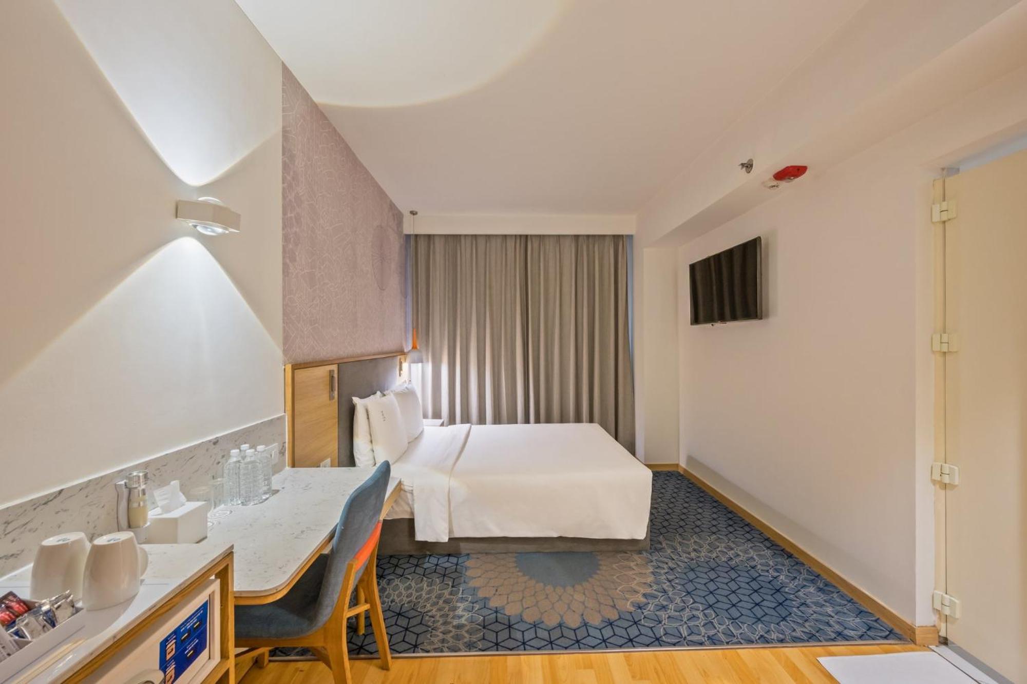 Holiday Inn Express Gurugram Sector 50 By Ihg Гургаон Екстериор снимка