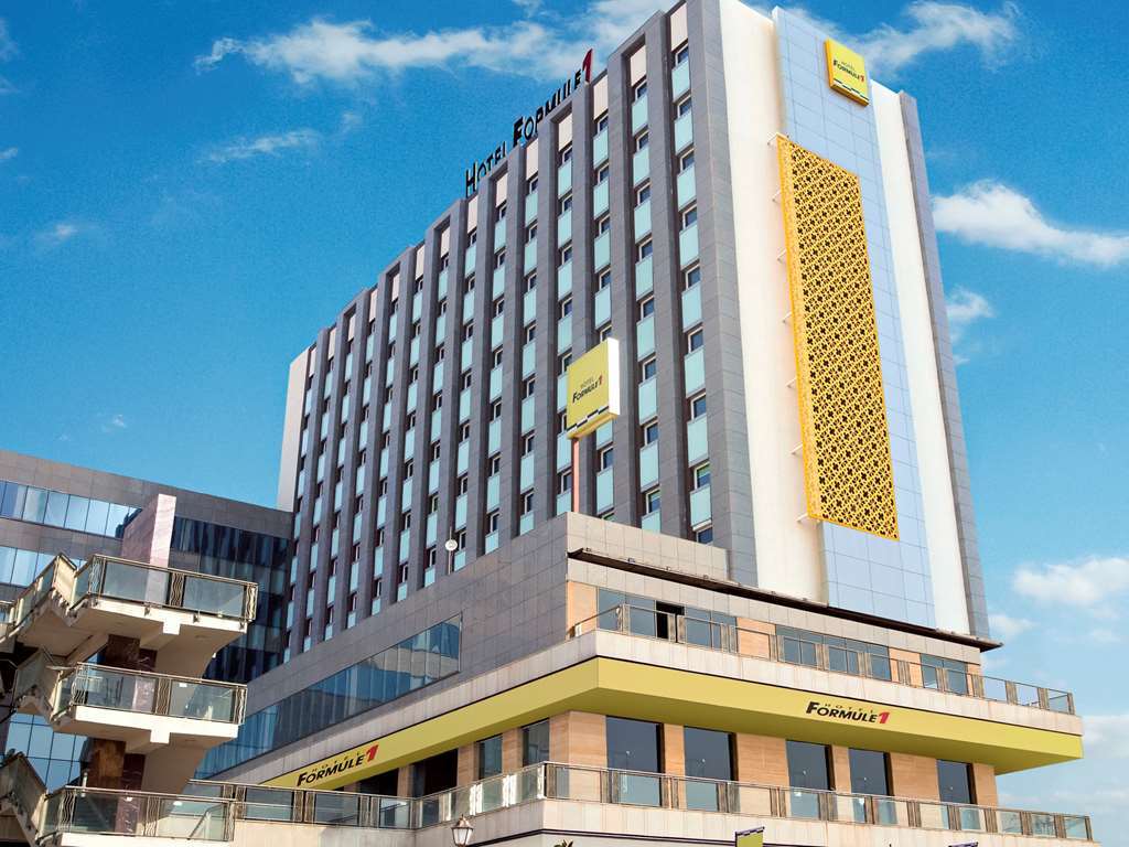 Holiday Inn Express Gurugram Sector 50 By Ihg Гургаон Екстериор снимка